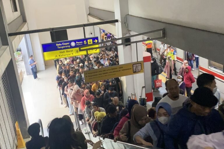 Eskalator Stasiun Duri Kembali Beroperasi, Penumpang Kini Dilarang Berlari