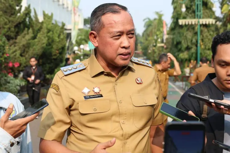 Wali Kota Bekasi Tata Kantor Pemkot, Parkir Pegawai Dialihkan ke Stadion Patriot Candrabhaga