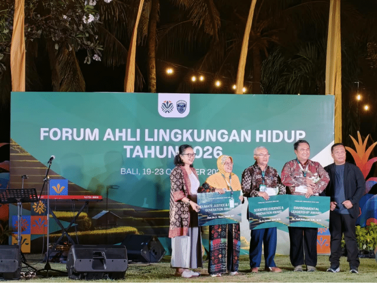 DR.Yudi Wahyudin Raih Environmental Leadership Award 2026 dari Kementerian Lingkungan Hidup