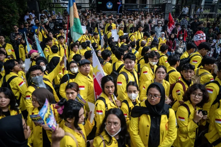 Sumpah Pemuda Bukan Sekadar Seremoni, BEM UI Turun Aksi Bawa Aspirasi