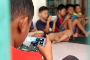 Pemerintah Siapkan Aturan Perlindungan dan Pembatasan Akses Digital ke Anak