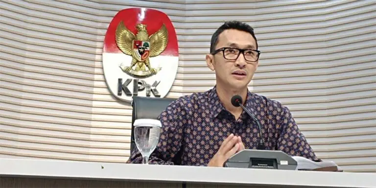 OTT Bupati Klaten, KPK Amankan 20 Orang dan Sita Uang Tunai Rp1 Miliar