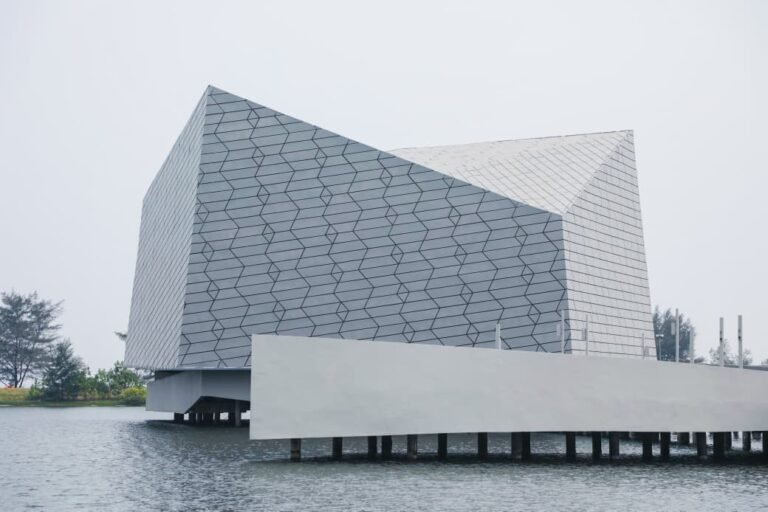 Masjid Apung An-Nur Diresmikan Pramono, Ancol Gratiskan Tiket Masuk hingga 31 Oktober